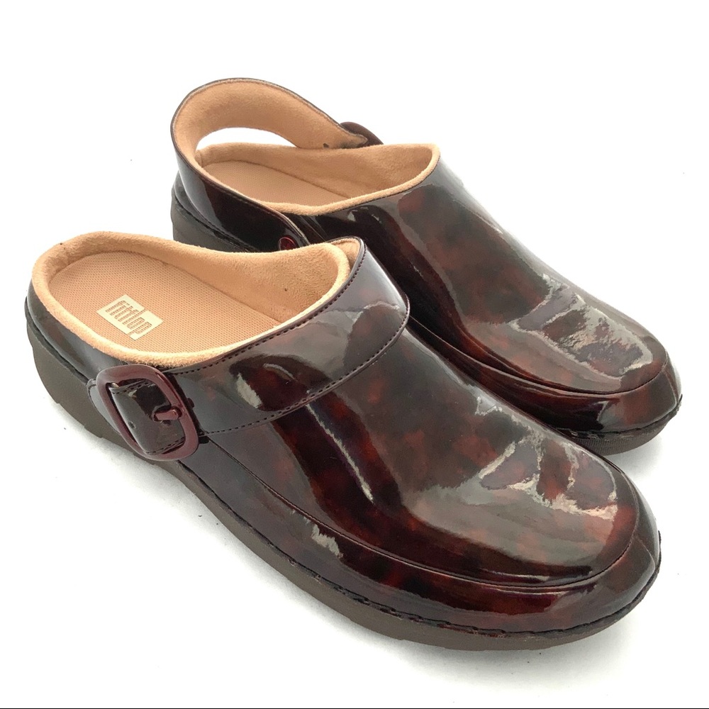 NEW Fitflop Superlight Patent Clogs Size 9